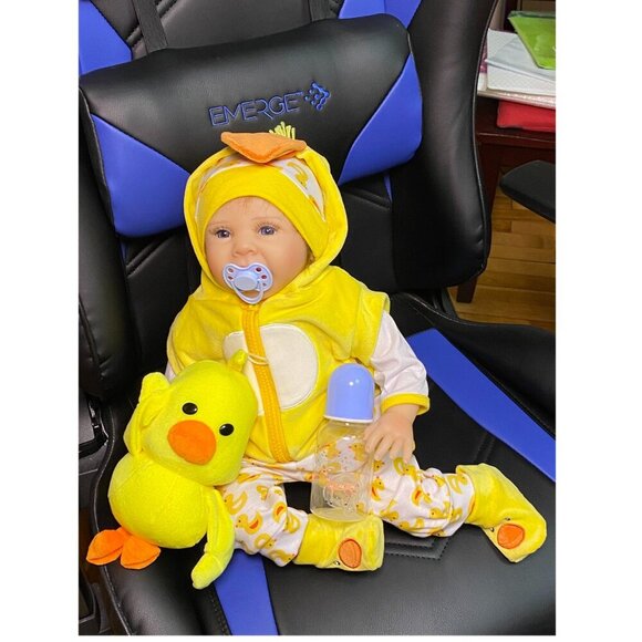 REBORN BABY DOLL BRAND NEW, IMMACULATE CONDITION, COMPLETE IN BOX FOR CHRISTMAS - Picture 6 of 11